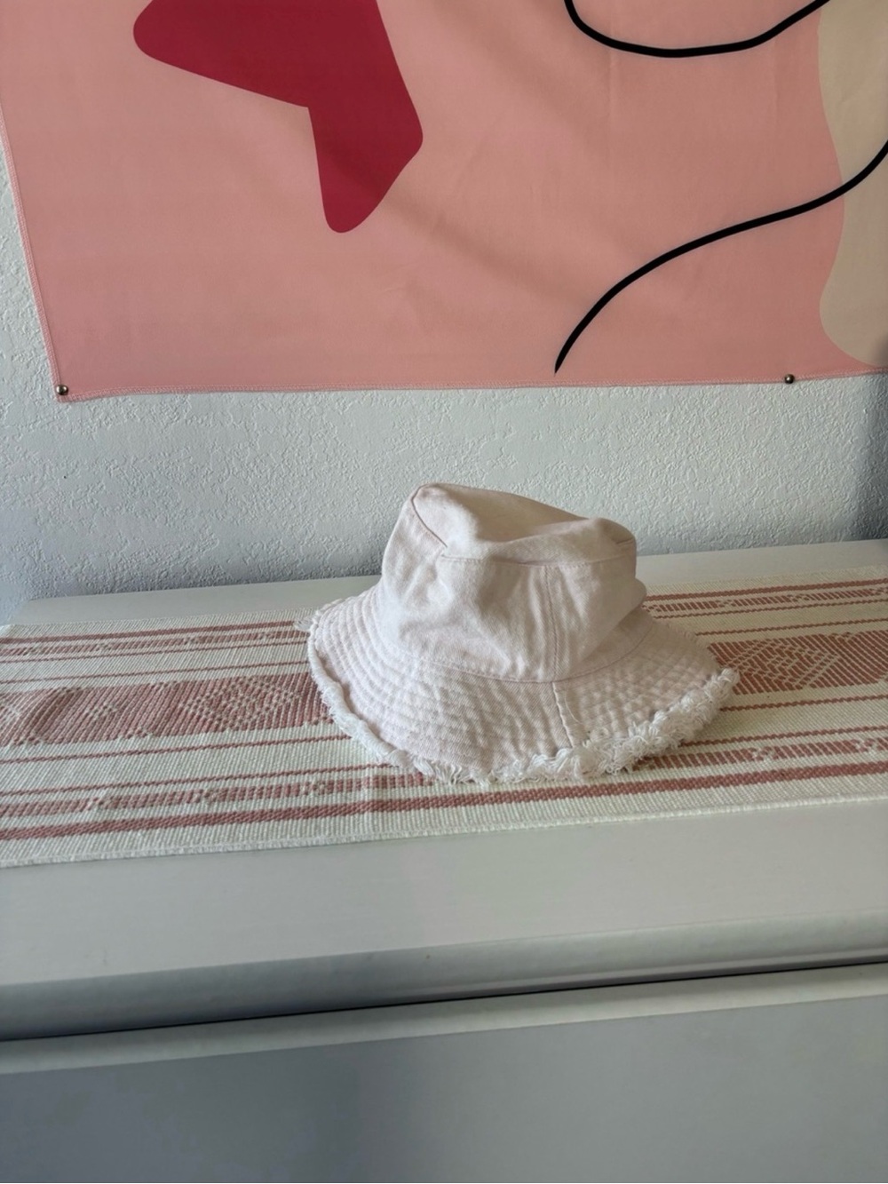 light pinkbucket hat